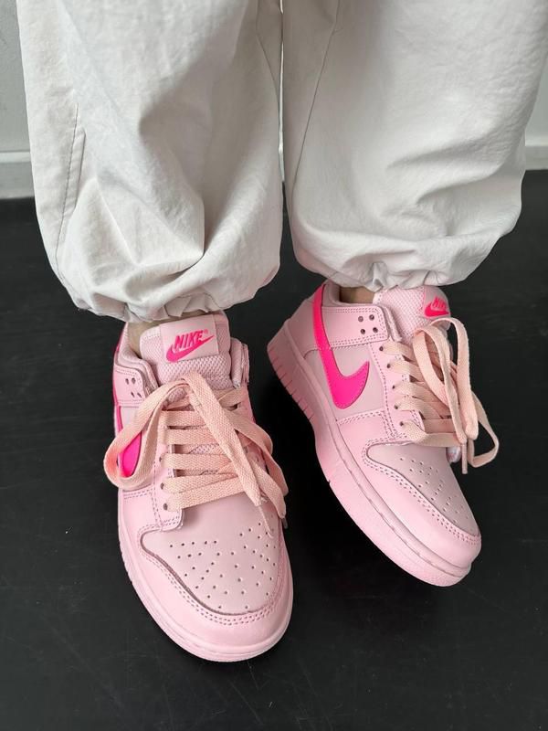 Dunk Triple Pink